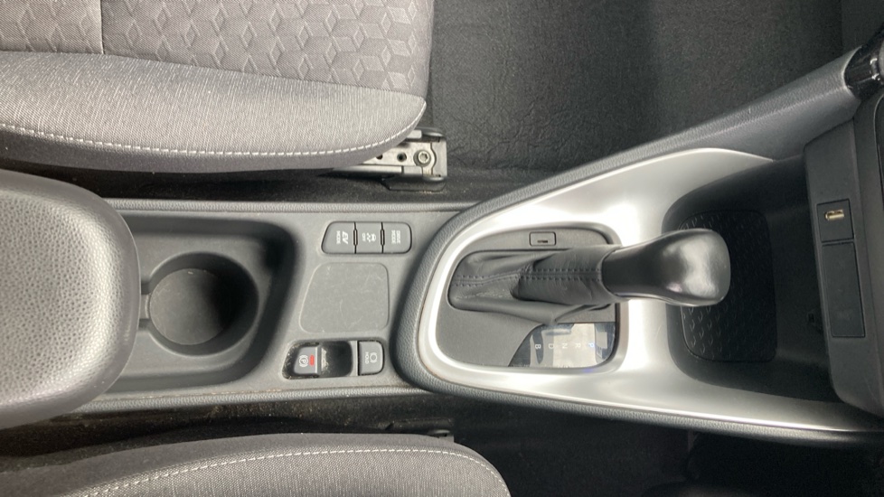 Toyota Yaris 1.5 Hybrid Design 5dr CVT Hybrid Hatchback - Image 36
