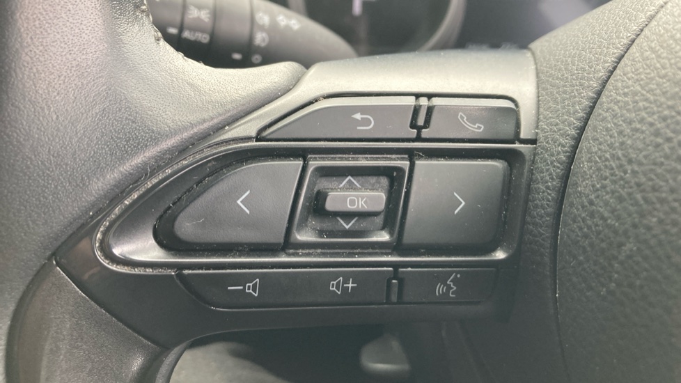 Toyota Yaris 1.5 Hybrid Design 5dr CVT Hybrid Hatchback - Image 37