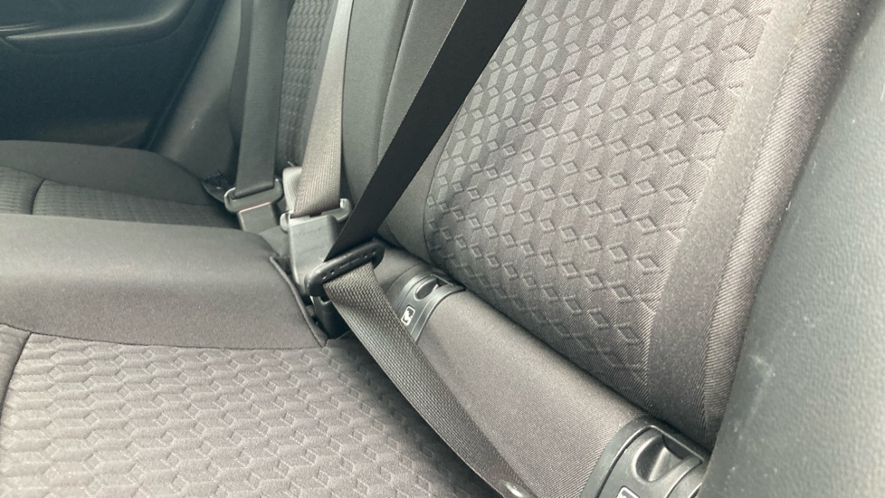 Toyota Yaris 1.5 Hybrid Design 5dr CVT Hybrid Hatchback - Image 38