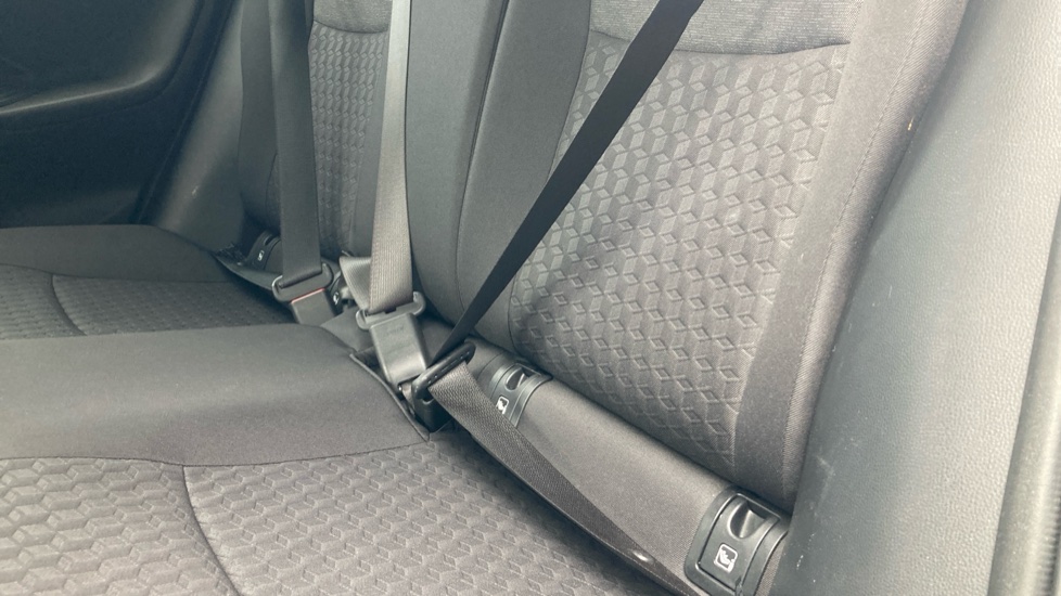 Toyota Yaris 1.5 Hybrid Design 5dr CVT Hybrid Hatchback - Image 39