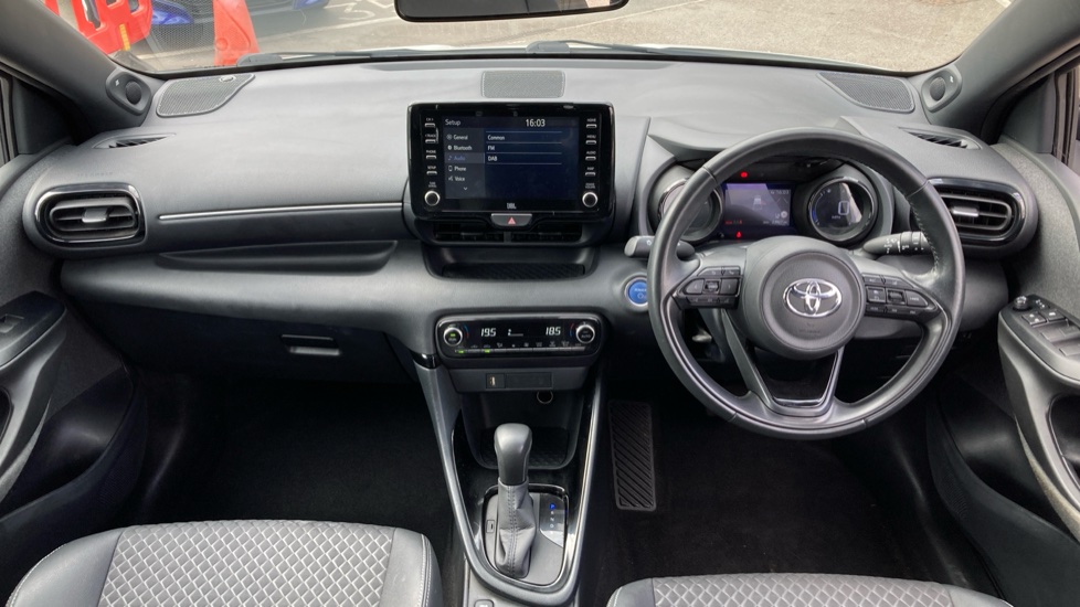 Toyota Yaris 1.5 Hybrid Dynamic 5dr CVT Hybrid Hatchback - Image 6