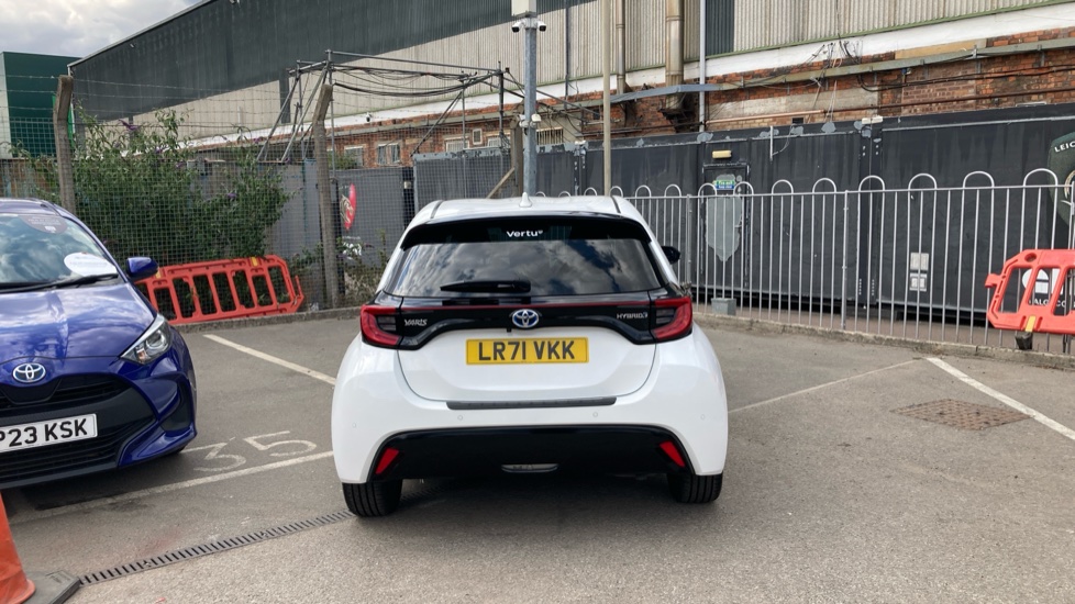Toyota Yaris 1.5 Hybrid Dynamic 5dr CVT Hybrid Hatchback - Image 26