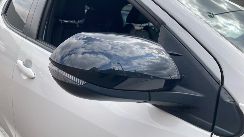 Toyota Yaris 1.5 Hybrid Dynamic 5dr CVT Hybrid Hatchback - Image 44