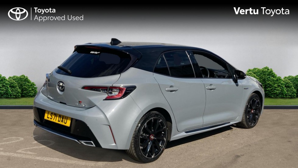 Toyota Corolla 2.0 VVT-i Hybrid GR Sport 5dr CVT Hybrid Hatchback - Image 2