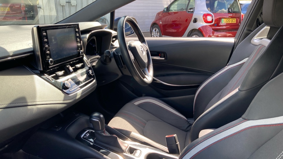 Toyota Corolla 2.0 VVT-i Hybrid GR Sport 5dr CVT Hybrid Hatchback - Image 5