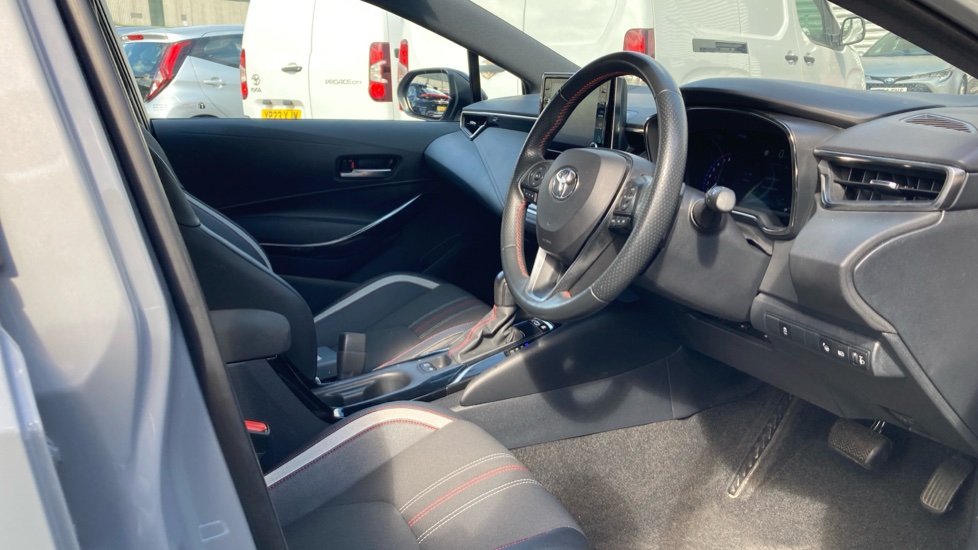 Toyota Corolla 2.0 VVT-i Hybrid GR Sport 5dr CVT Hybrid Hatchback - Image 12