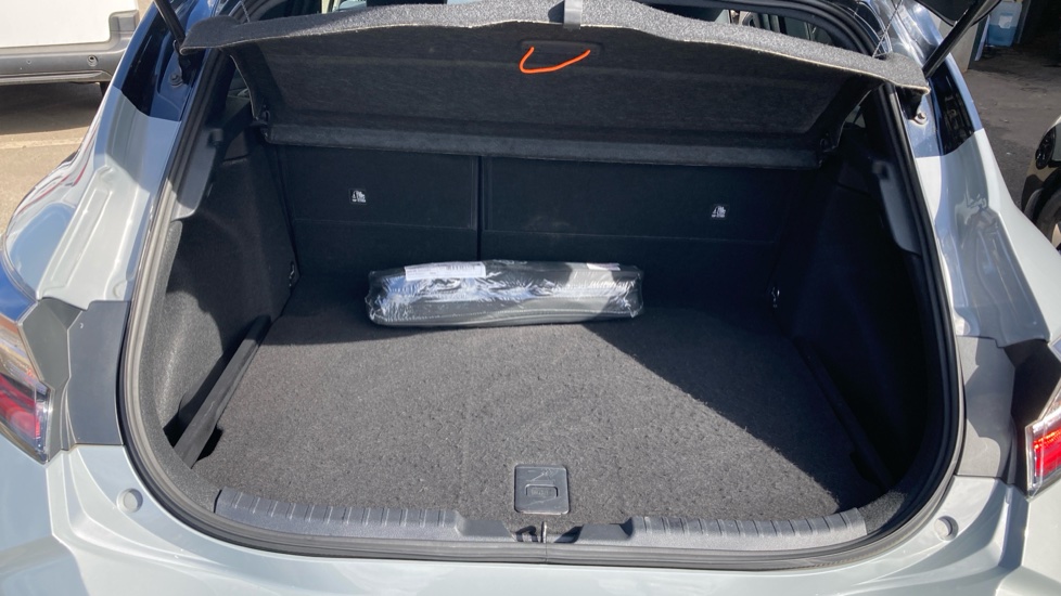 Toyota Corolla 2.0 VVT-i Hybrid GR Sport 5dr CVT Hybrid Hatchback - Image 13