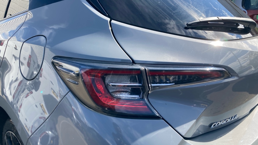 Toyota Corolla 2.0 VVT-i Hybrid GR Sport 5dr CVT Hybrid Hatchback - Image 21