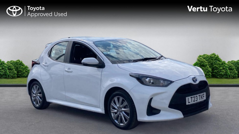 Toyota Yaris 1.5 Hybrid Icon 5dr CVT Hybrid Hatchback - Image 1