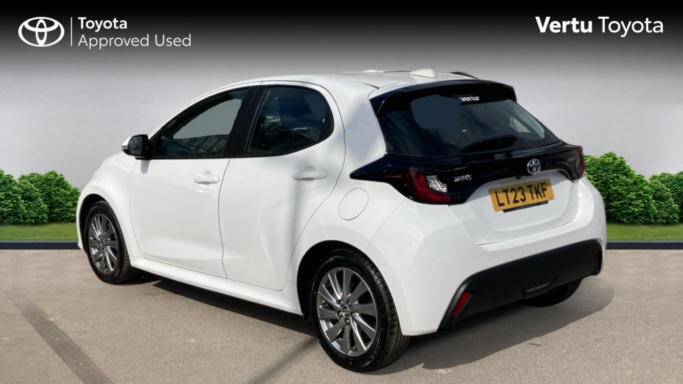Toyota Yaris 1.5 Hybrid Icon 5dr CVT Hybrid Hatchback - Image 4