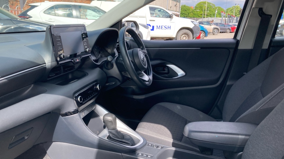 Toyota Yaris 1.5 Hybrid Icon 5dr CVT Hybrid Hatchback - Image 5