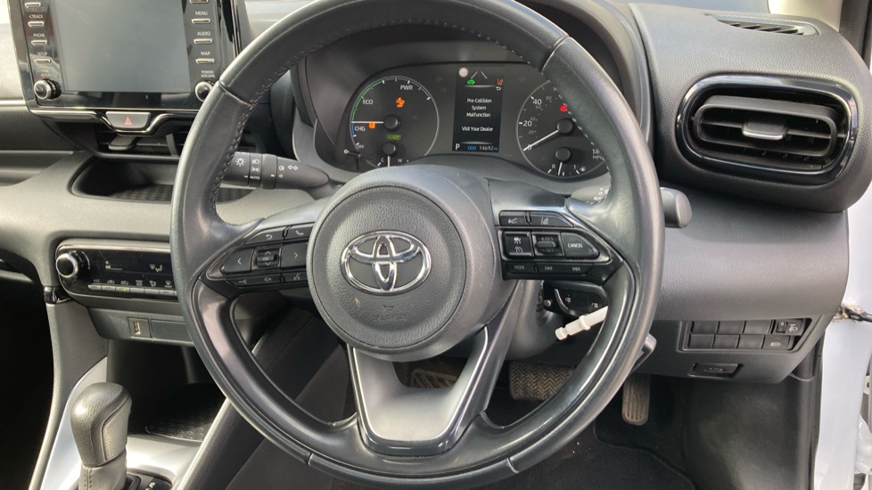 Toyota Yaris 1.5 Hybrid Icon 5dr CVT Hybrid Hatchback - Image 10