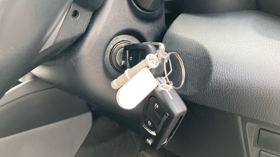 Toyota Yaris 1.5 Hybrid Icon 5dr CVT Hybrid Hatchback - Image 16