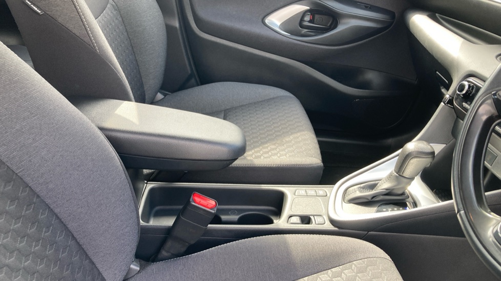 Toyota Yaris 1.5 Hybrid Icon 5dr CVT Hybrid Hatchback - Image 18