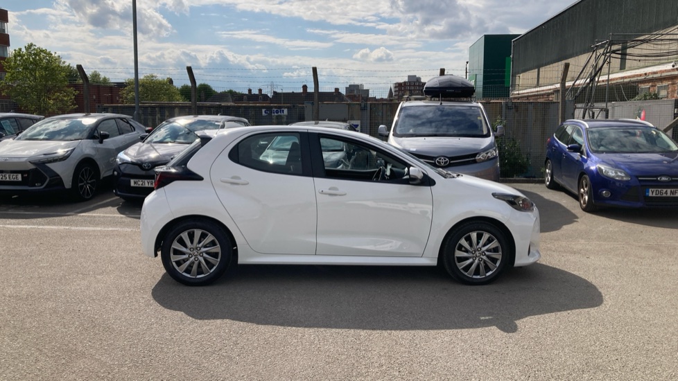 Toyota Yaris 1.5 Hybrid Icon 5dr CVT Hybrid Hatchback - Image 23