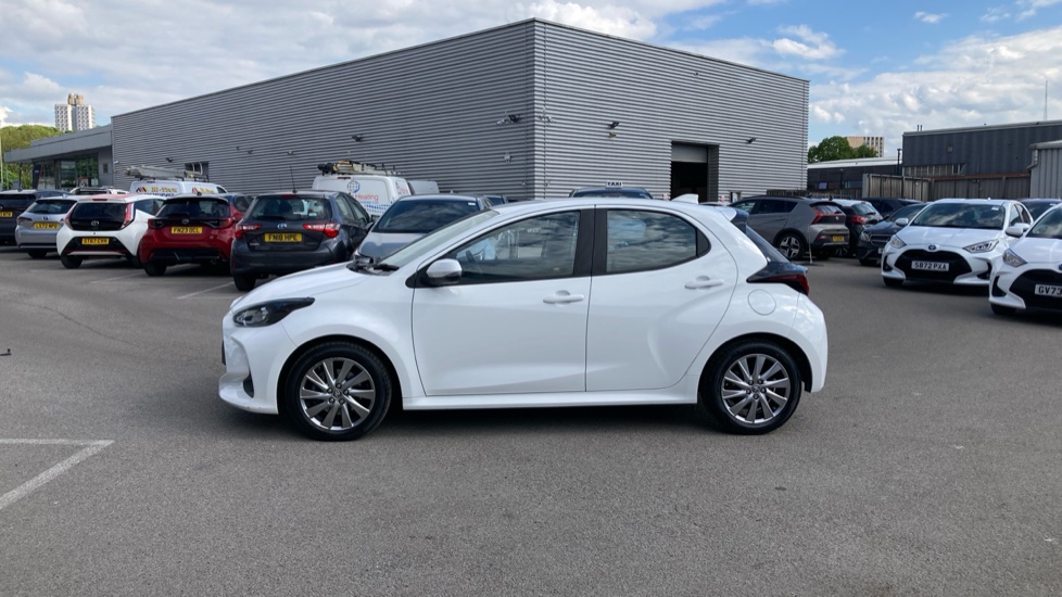 Toyota Yaris 1.5 Hybrid Icon 5dr CVT Hybrid Hatchback - Image 24