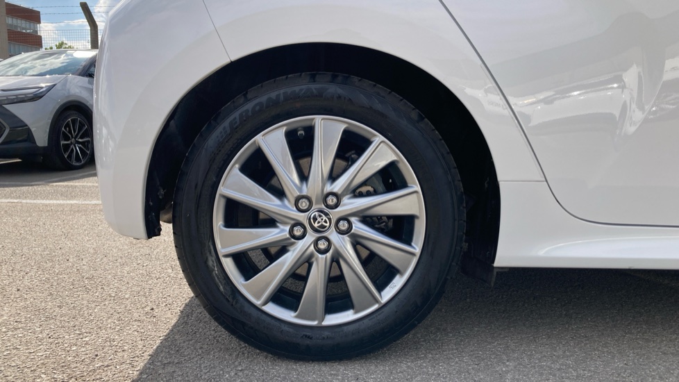 Toyota Yaris 1.5 Hybrid Icon 5dr CVT Hybrid Hatchback - Image 25