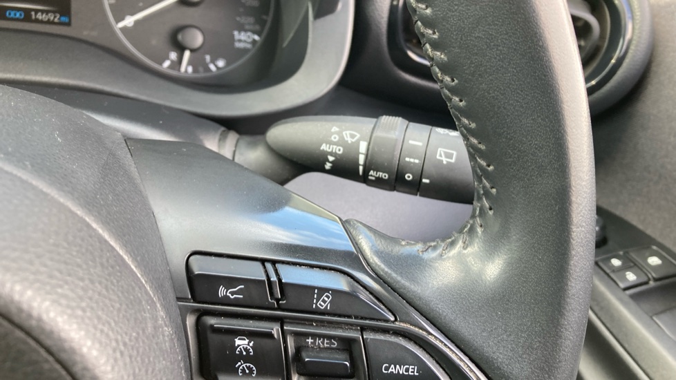 Toyota Yaris 1.5 Hybrid Icon 5dr CVT Hybrid Hatchback - Image 32
