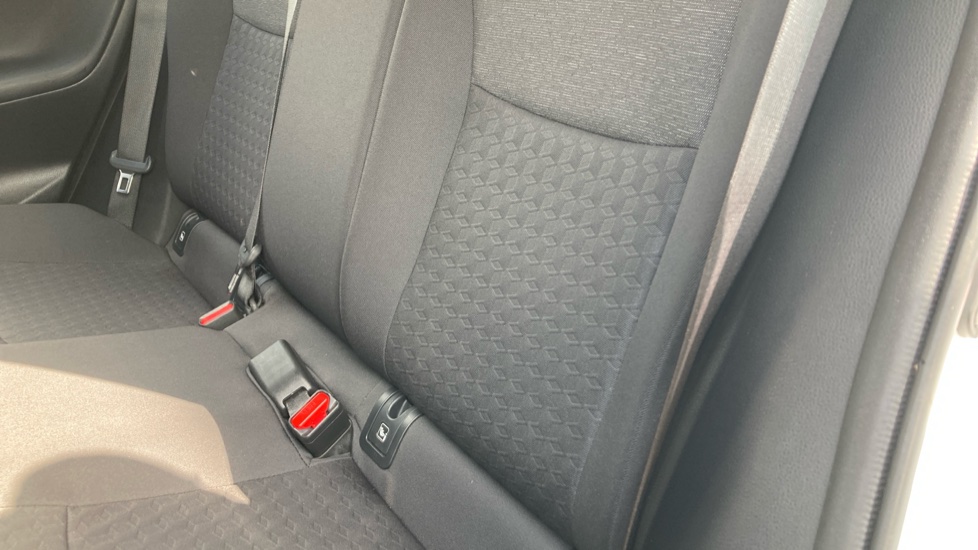 Toyota Yaris 1.5 Hybrid Icon 5dr CVT Hybrid Hatchback - Image 36