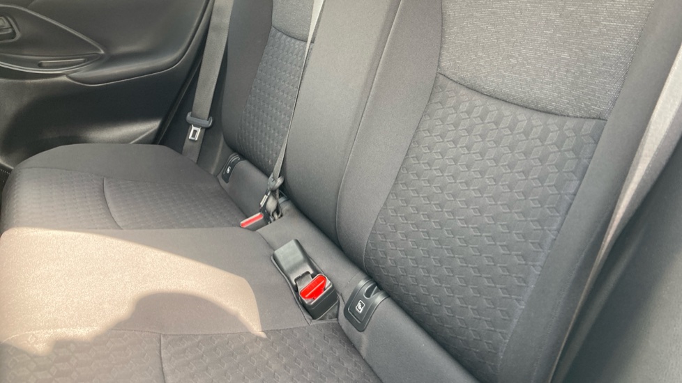 Toyota Yaris 1.5 Hybrid Icon 5dr CVT Hybrid Hatchback - Image 37