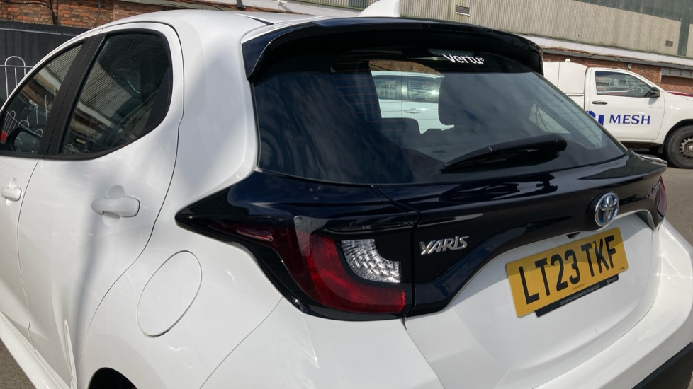 Toyota Yaris 1.5 Hybrid Icon 5dr CVT Hybrid Hatchback - Image 38