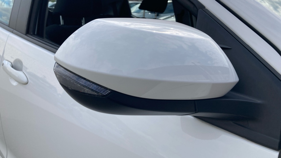 Toyota Yaris 1.5 Hybrid Icon 5dr CVT Hybrid Hatchback - Image 41