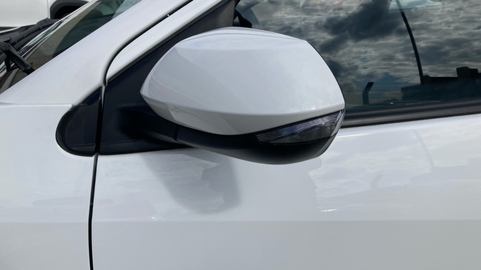 Toyota Yaris 1.5 Hybrid Icon 5dr CVT Hybrid Hatchback - Image 42