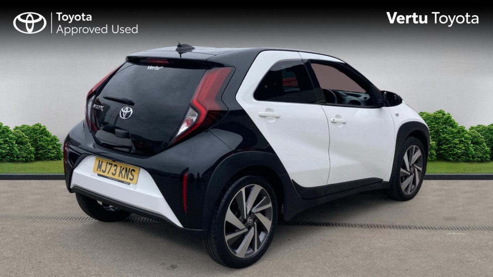 Toyota Aygo X 1.0 VVT-i Edge 5dr Auto Petrol Hatchback - Image 2