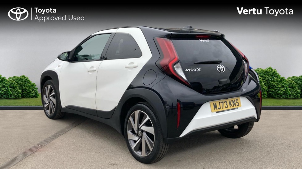 Toyota Aygo X 1.0 VVT-i Edge 5dr Auto Petrol Hatchback - Image 4