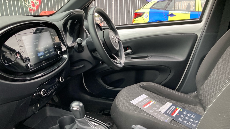 Toyota Aygo X 1.0 VVT-i Edge 5dr Auto Petrol Hatchback - Image 5