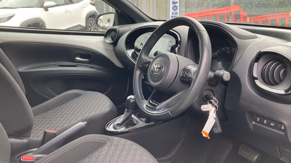 Toyota Aygo X 1.0 VVT-i Edge 5dr Auto Petrol Hatchback - Image 12