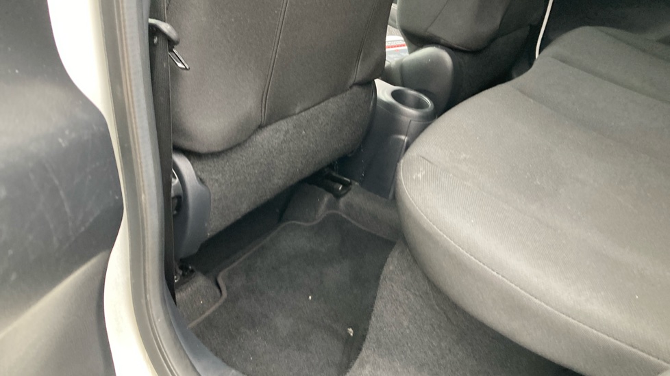 Toyota Aygo X 1.0 VVT-i Edge 5dr Auto Petrol Hatchback - Image 15