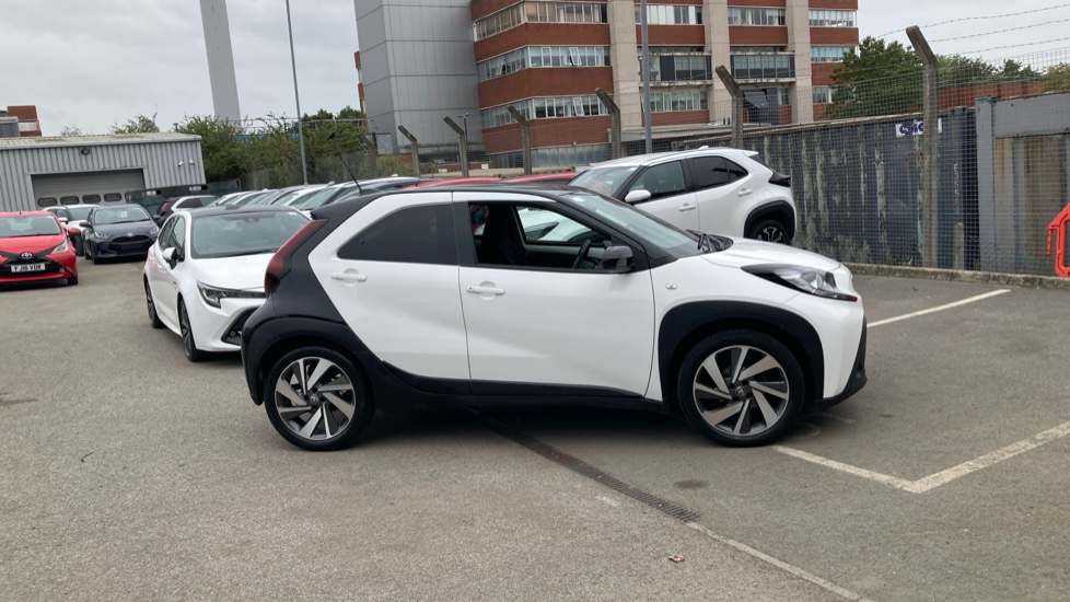 Toyota Aygo X 1.0 VVT-i Edge 5dr Auto Petrol Hatchback - Image 23