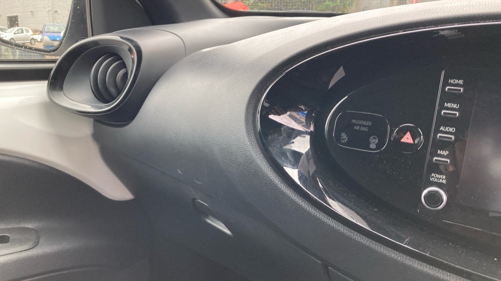 Toyota Aygo X 1.0 VVT-i Edge 5dr Auto Petrol Hatchback - Image 27