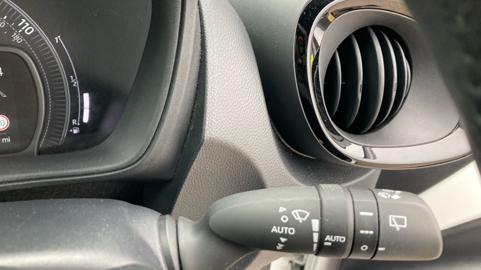 Toyota Aygo X 1.0 VVT-i Edge 5dr Auto Petrol Hatchback - Image 33