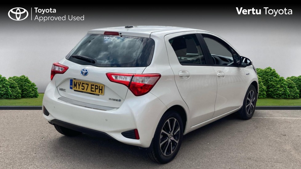 Toyota Yaris 1.5 Hybrid Icon Tech 5dr CVT Hybrid Hatchback - Image 2