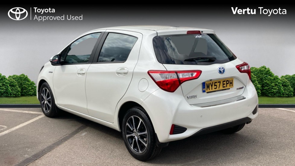 Toyota Yaris 1.5 Hybrid Icon Tech 5dr CVT Hybrid Hatchback - Image 4