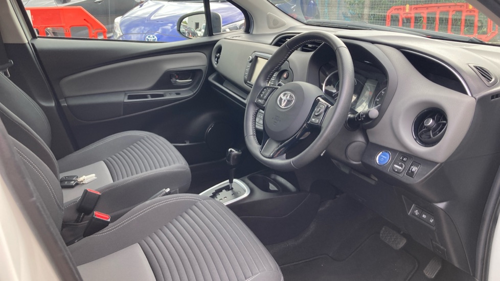 Toyota Yaris 1.5 Hybrid Icon Tech 5dr CVT Hybrid Hatchback - Image 12