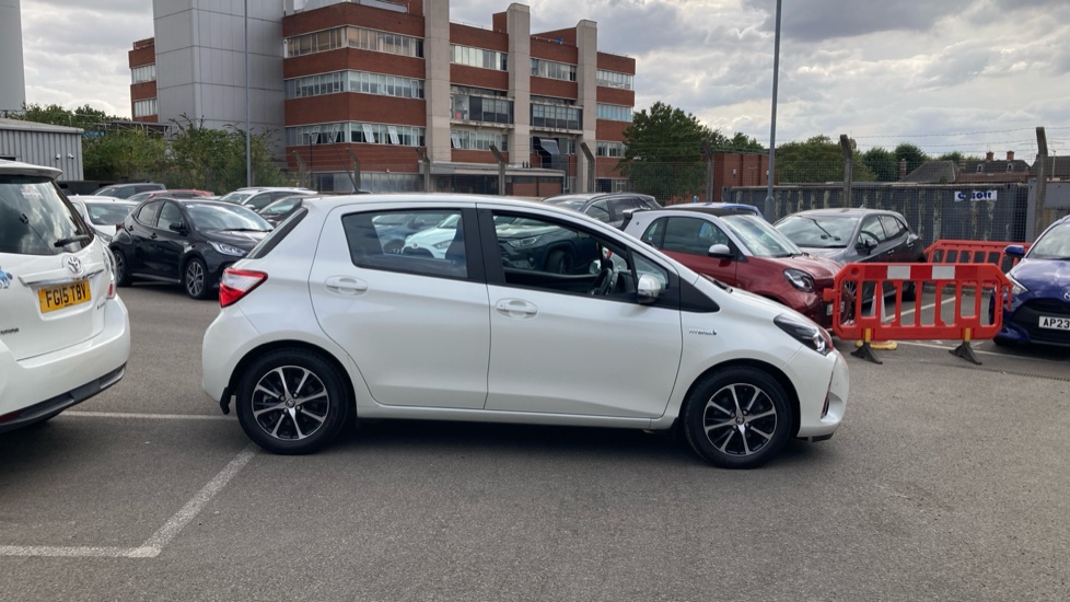 Toyota Yaris 1.5 Hybrid Icon Tech 5dr CVT Hybrid Hatchback - Image 23