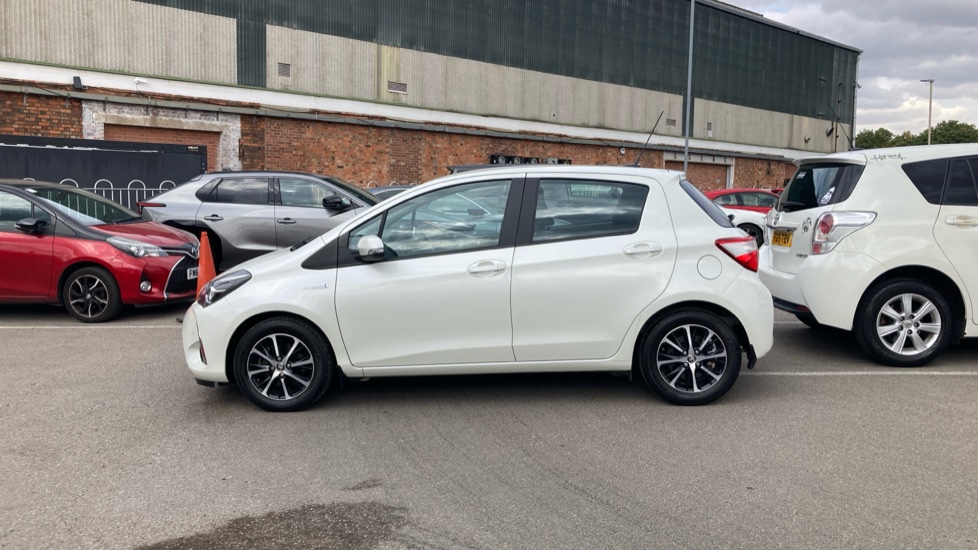 Toyota Yaris 1.5 Hybrid Icon Tech 5dr CVT Hybrid Hatchback - Image 24