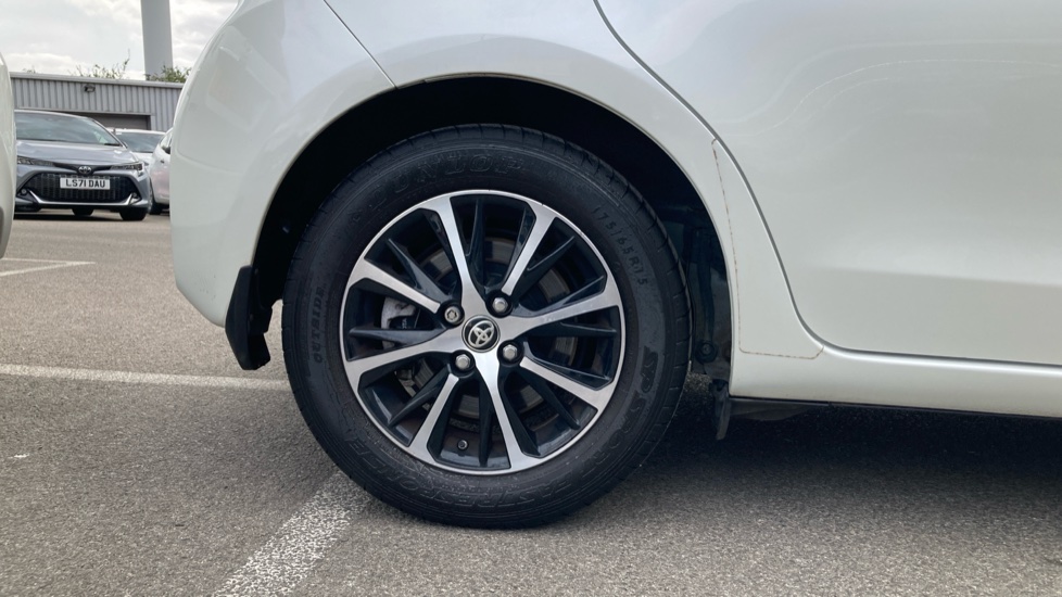 Toyota Yaris 1.5 Hybrid Icon Tech 5dr CVT Hybrid Hatchback - Image 25