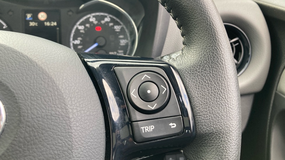 Toyota Yaris 1.5 Hybrid Icon Tech 5dr CVT Hybrid Hatchback - Image 33