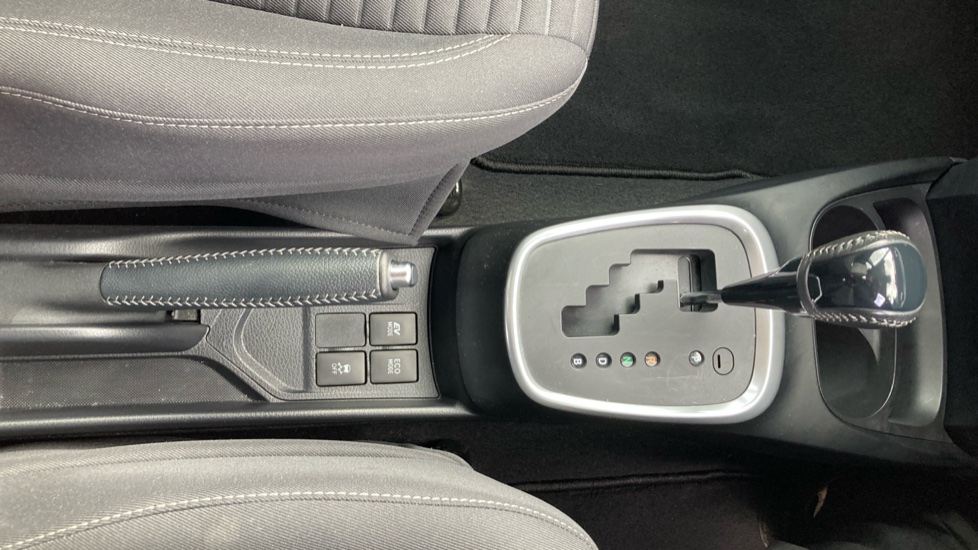 Toyota Yaris 1.5 Hybrid Icon Tech 5dr CVT Hybrid Hatchback - Image 38