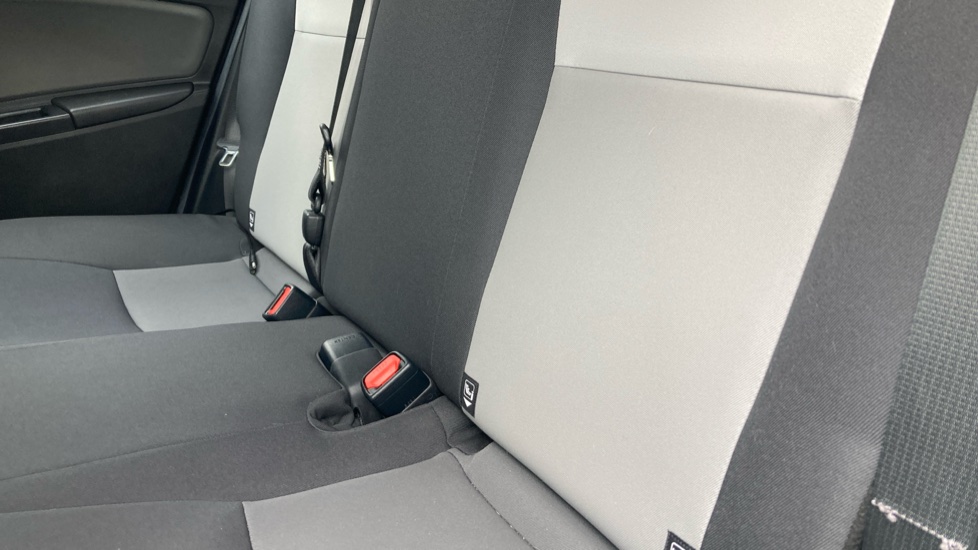 Toyota Yaris 1.5 Hybrid Icon Tech 5dr CVT Hybrid Hatchback - Image 40