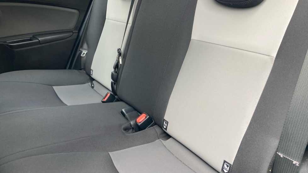 Toyota Yaris 1.5 Hybrid Icon Tech 5dr CVT Hybrid Hatchback - Image 41