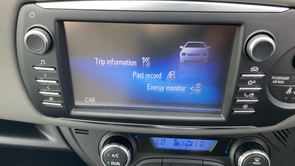 Toyota Yaris 1.5 Hybrid Icon Tech 5dr CVT Hybrid Hatchback - Image 46