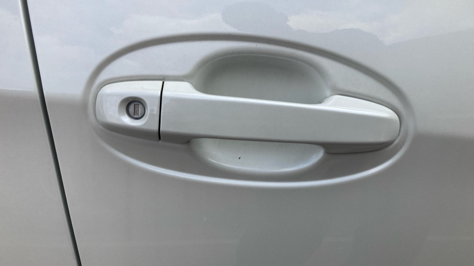 Toyota Yaris 1.5 Hybrid Icon Tech 5dr CVT Hybrid Hatchback - Image 48