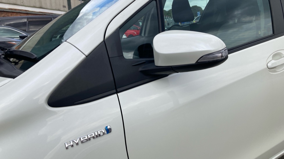 Toyota Yaris 1.5 Hybrid Icon Tech 5dr CVT Hybrid Hatchback - Image 51