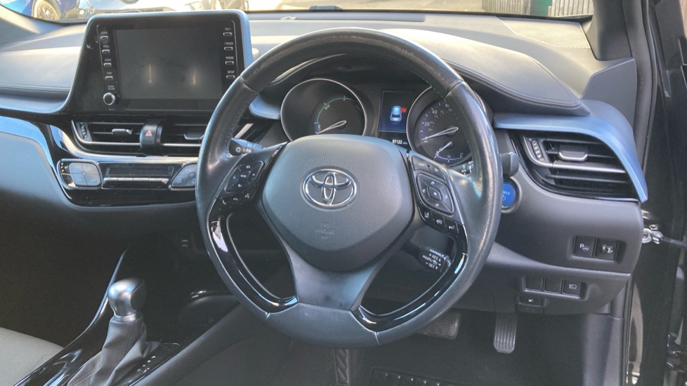 Toyota C-HR 2.0 Hybrid Design 5dr CVT Hybrid Hatchback - Image 7