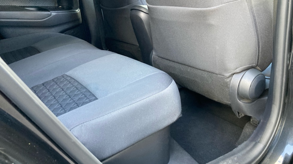 Toyota C-HR 2.0 Hybrid Design 5dr CVT Hybrid Hatchback - Image 8